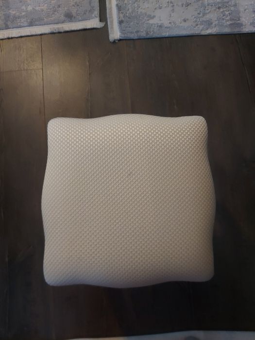 Scăunel lemn masiv retro ,model Ludovic XV