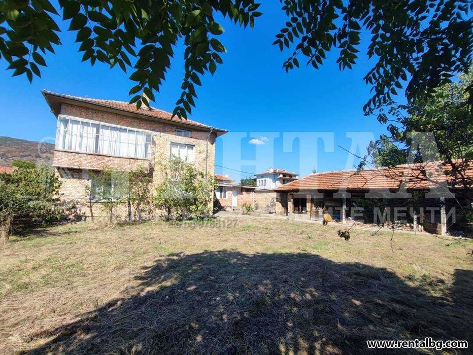 Продава се Къща в с. Песнопой, Област Пловдив - 194 кв.м за 413 €/кв.м - Снимка #2