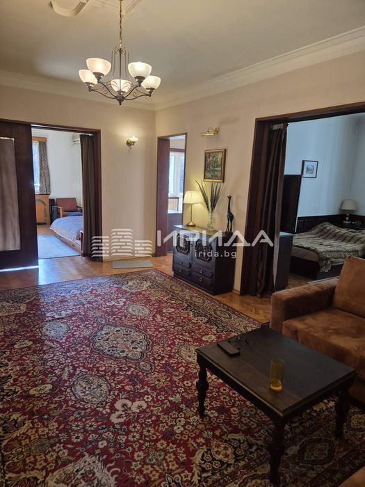 Просторен апартамент в кв. Яворов