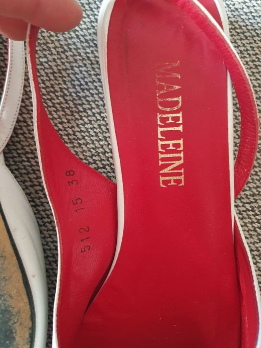 Papuci eleganți ascuțiți Madeleine Mărimea 38
