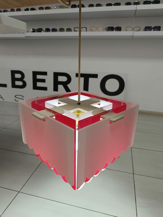 Светильник потолочный.