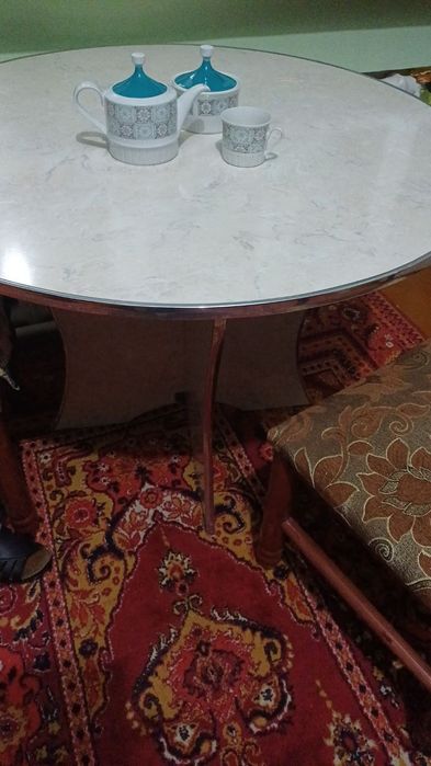 Продается Стол и 4 стула