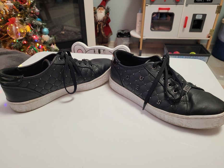 Кецове Guess черни и бели