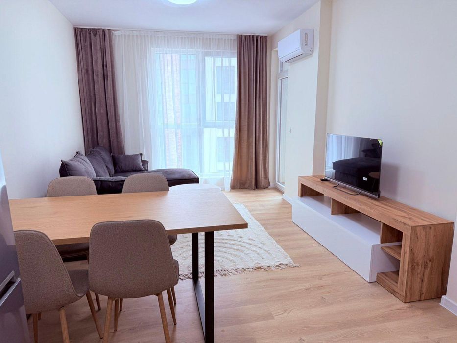 Дава се под наем Двустаен апартамент в Бургас, Славейков - 60 кв.м за 561 € - Снимка #1