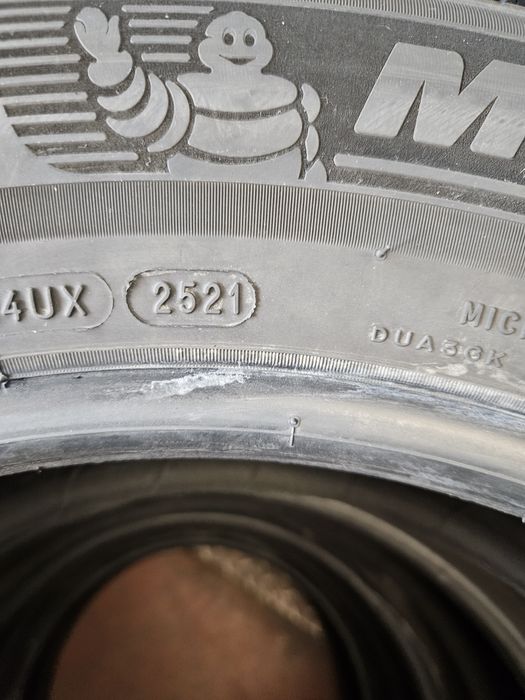 Гуми 235/60/18 дот21