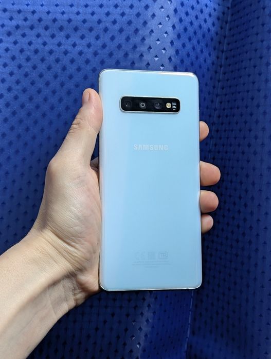 Samsung S10 Plus 128 gb Ram 8 EAC android 12
