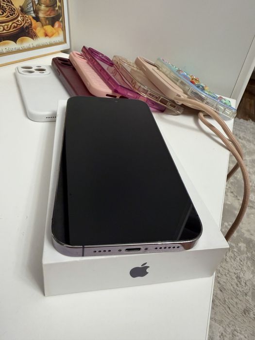 Продаю айфон 14 про макс 256 гб