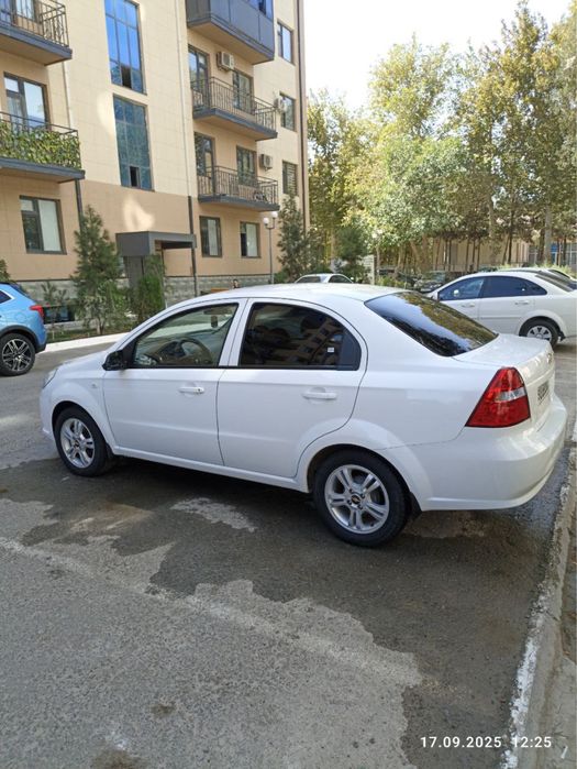 НексиЯ 3 сотилади