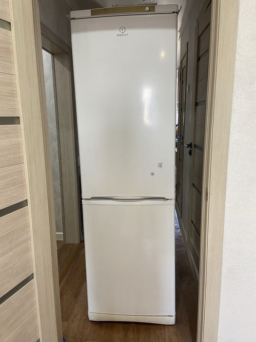 Срочно продам холодильник