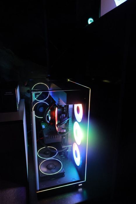 Msi Z790 
I9-13900kS
Ddr5 32gb 
Nvme 512 
Rtx 3060 12gb