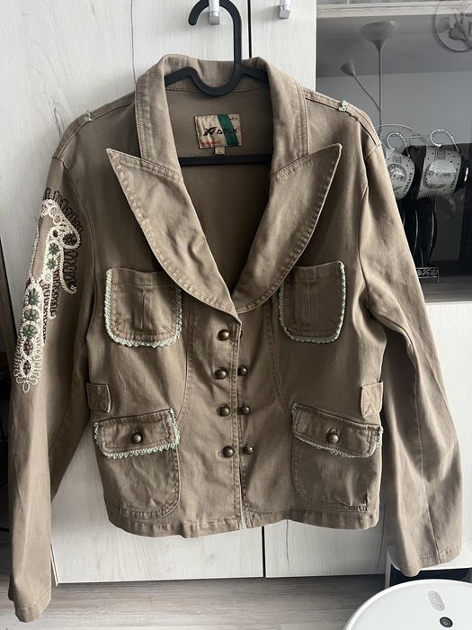 Елегантни сака по 10 евро