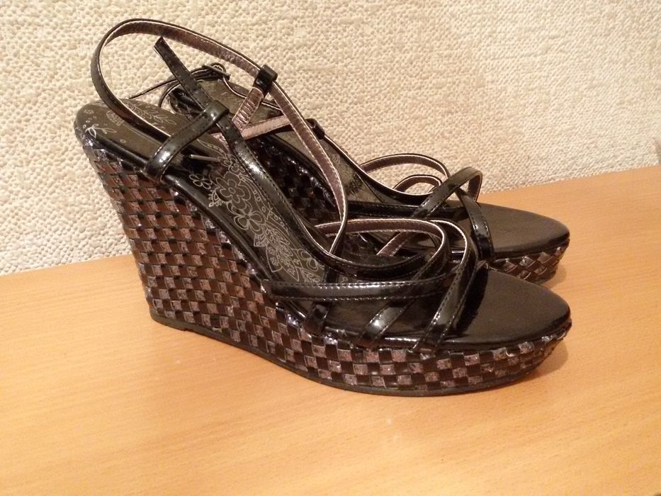 Женская обувь, туфли , сапоги.