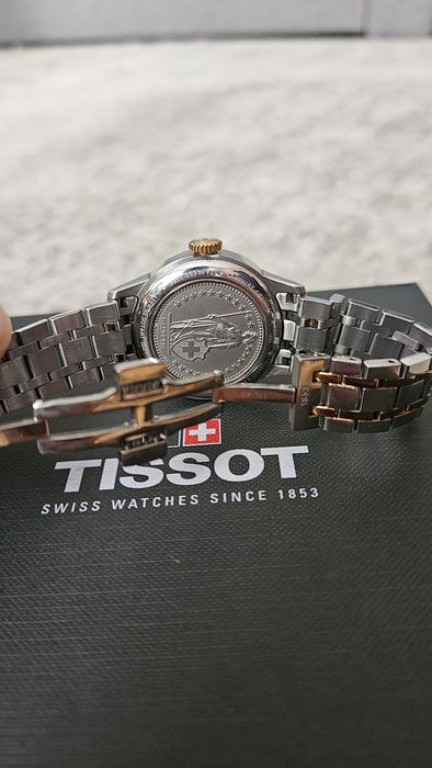 часовник Tissot Chemin des Tourelles 32 мм