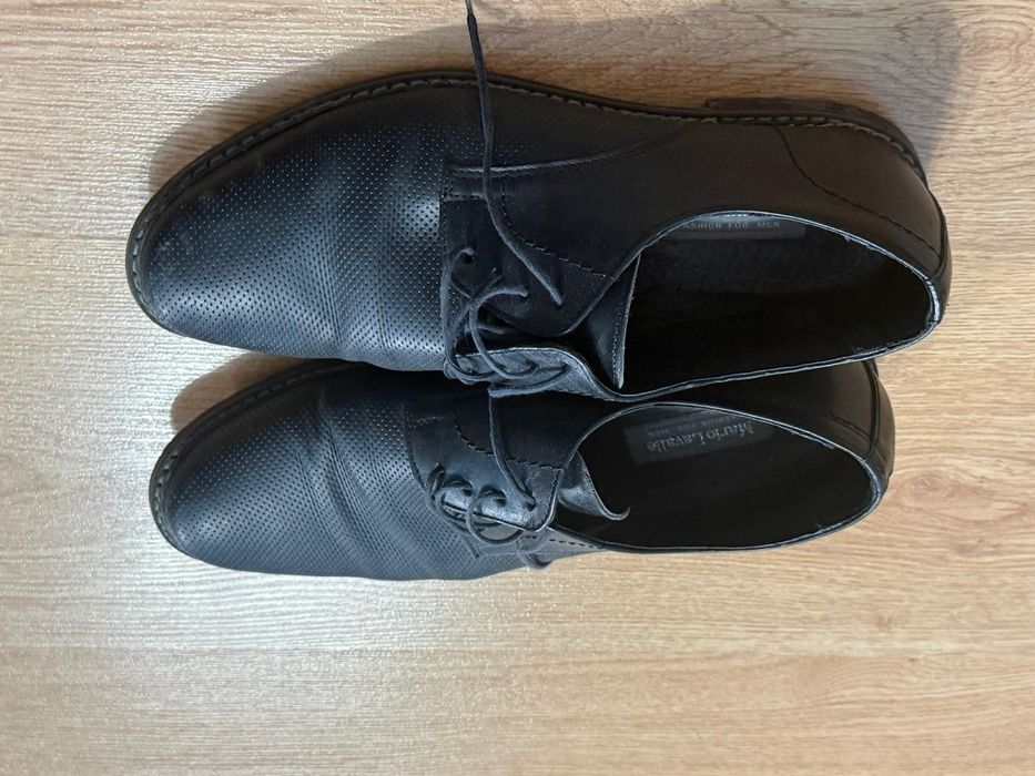 Pantofi din piele