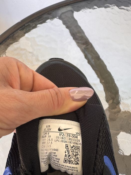 Nike детски маратонки 39 номер