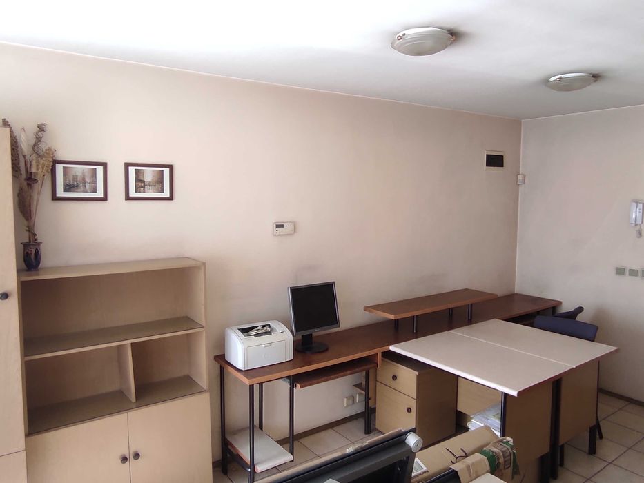 Дава се под наем Офис в Пловдив, Център - 24 кв.м за 193.8 € - Снимка #5