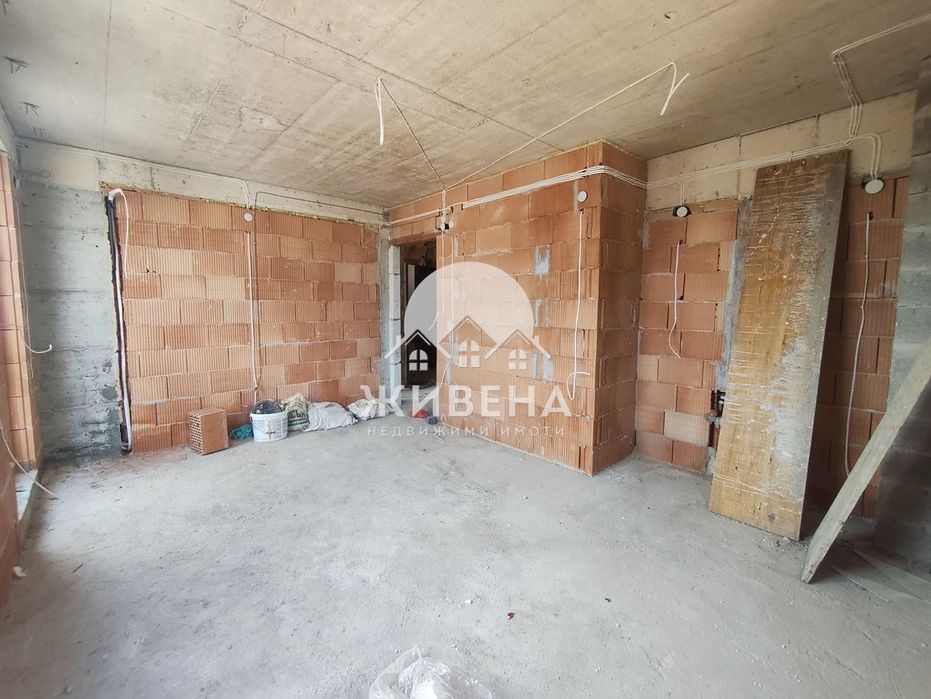 Продава нов 4-стаен апартамент, кв. Виница