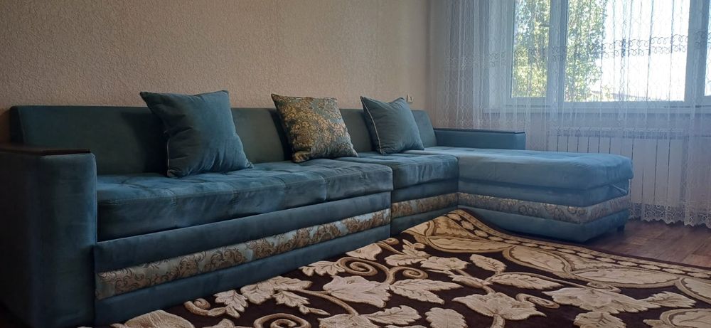 Срочно продам раскладной диван.