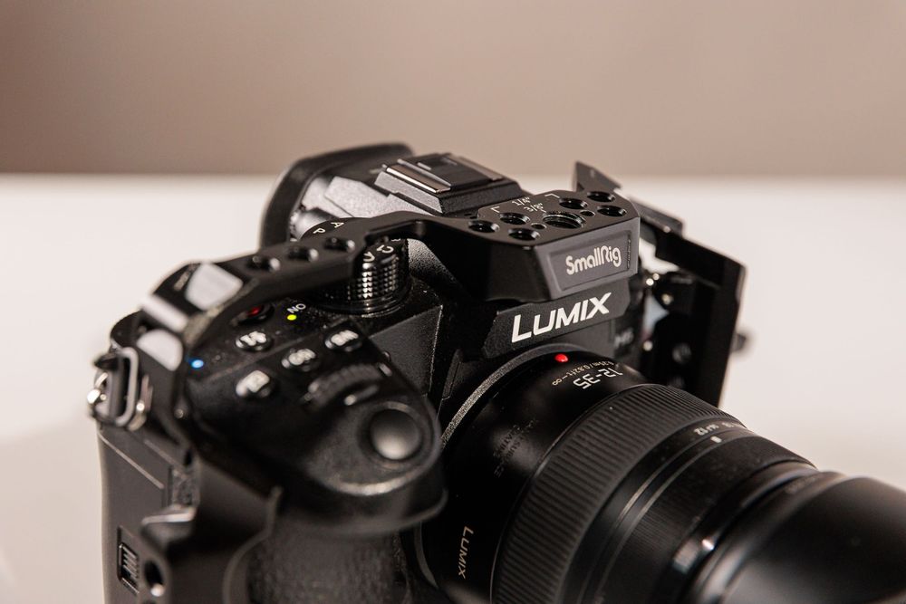 Panasonic GH6 cage SmallRig + Lumix 12-35 & 35-100 f2.8 + baterii