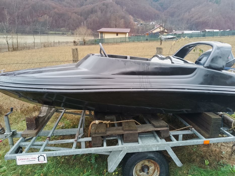 Barca de fibra cu motor in doi timpi 15 cp schimb cu ATV sau auto 4x4
