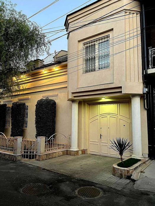 2 дома на Ивлева. 5.5 сот. Продажа участка