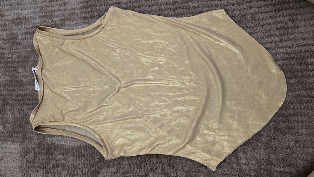 Set Maxton Maiou auriu cu blugi scurti - Nou cu eticheta