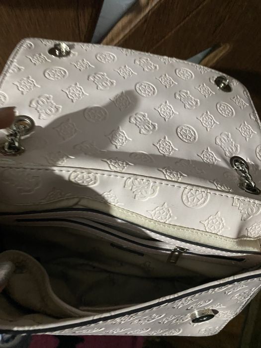 Чанта Guess ,оригинална