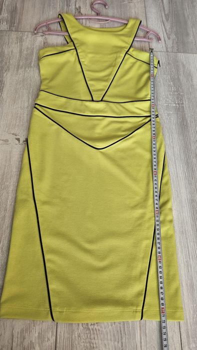 Бутикова елегантна рокля.