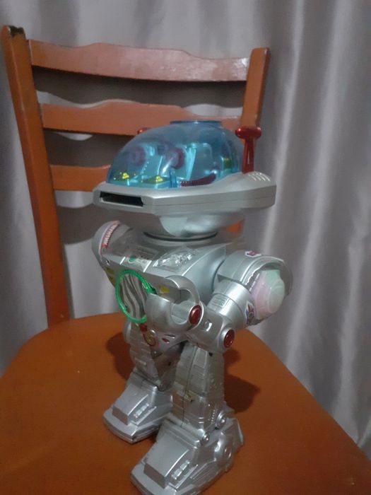 Продам робот игрушку