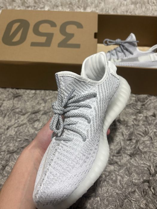 Yeezy 350v2 static