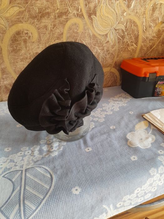 Продам женский берет б/у.