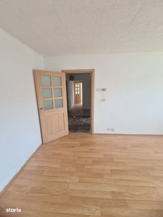 Cartierul Scriitorilor-strada Zizinului,2 balcoane,decomandat.