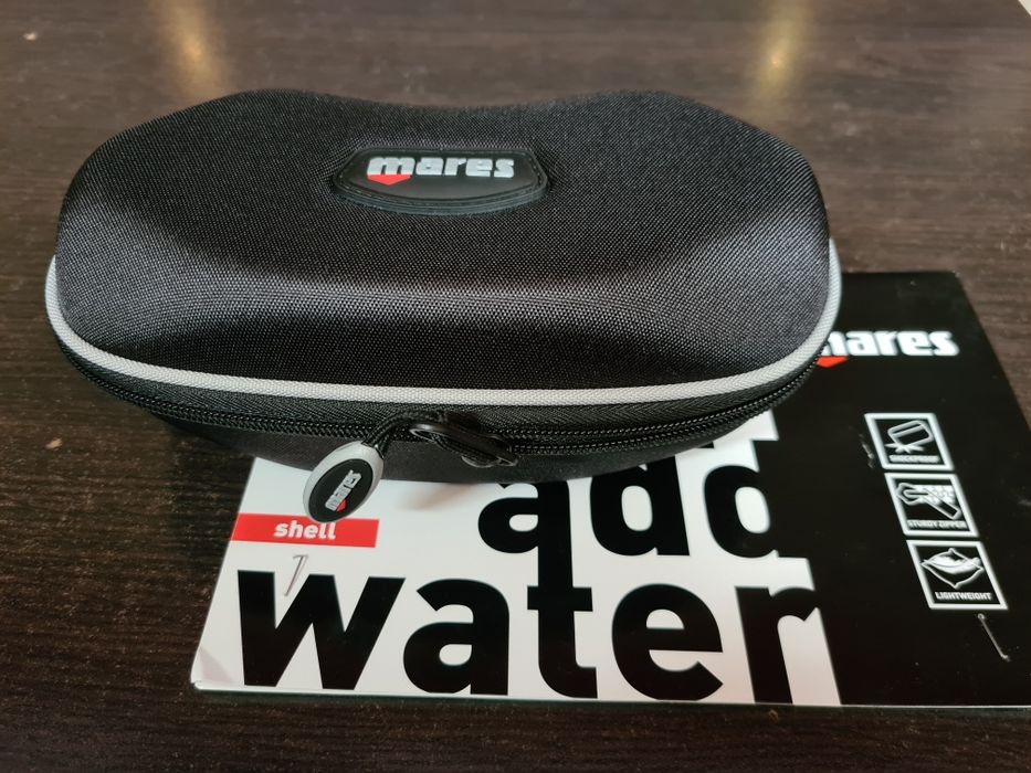 Кутия с цип Mares
