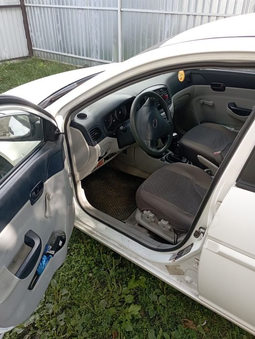 Vând Hyundai accent