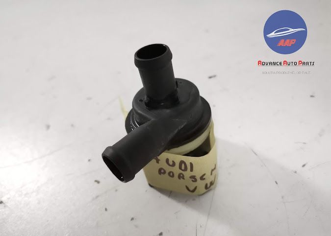 Оригинална Водна Помпа Порше Кайен / Originalna Vodna Pompa Porsche Ca