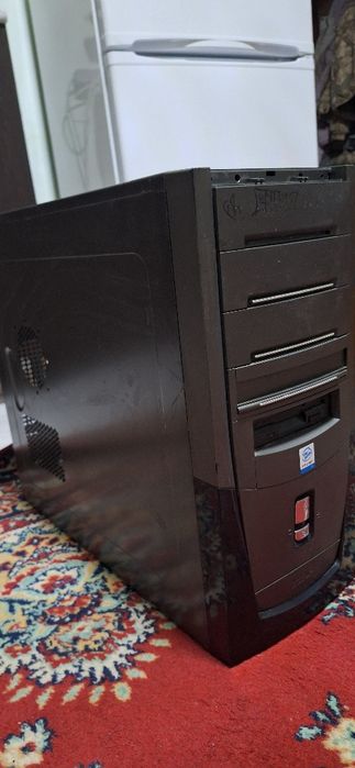 Офисный корпус черный