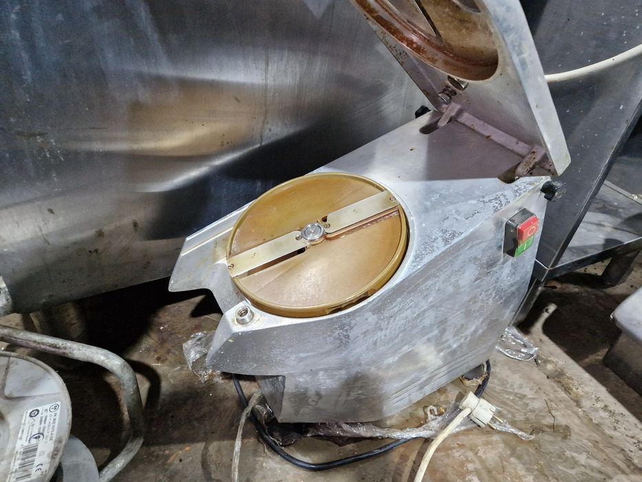 Cuptor pizza 2 camere,  la 380v, 44 pizza, aparate fast food