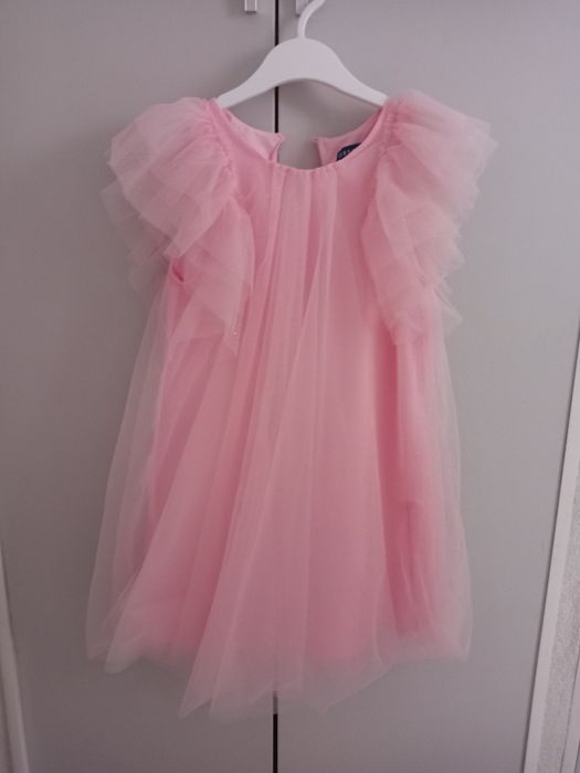 Продам нарядные платья