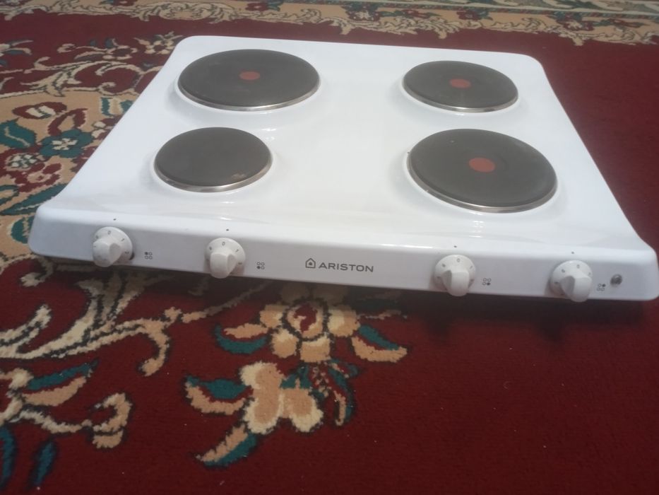 Продам варочную поверхность Аристон