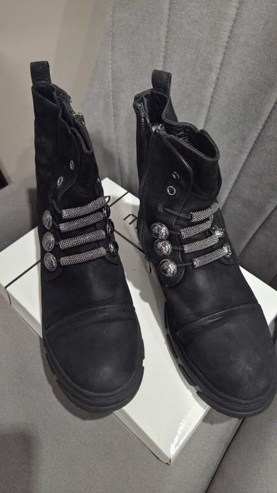 Зимние женские ботинки