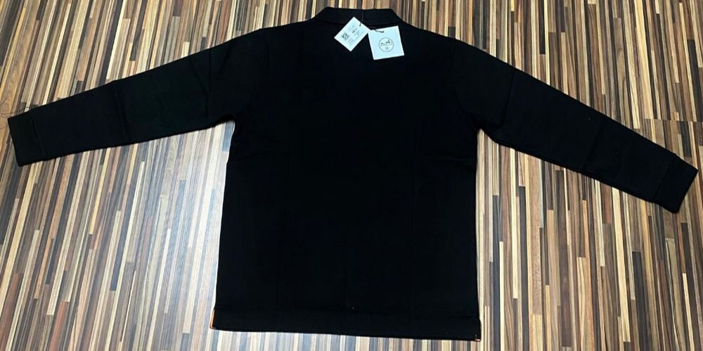 Vând bluza noua de bărbați