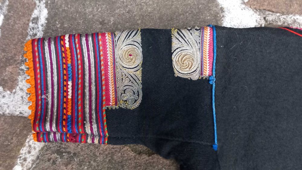 Автентична Кюстендилска носия сая вълнена рядка
