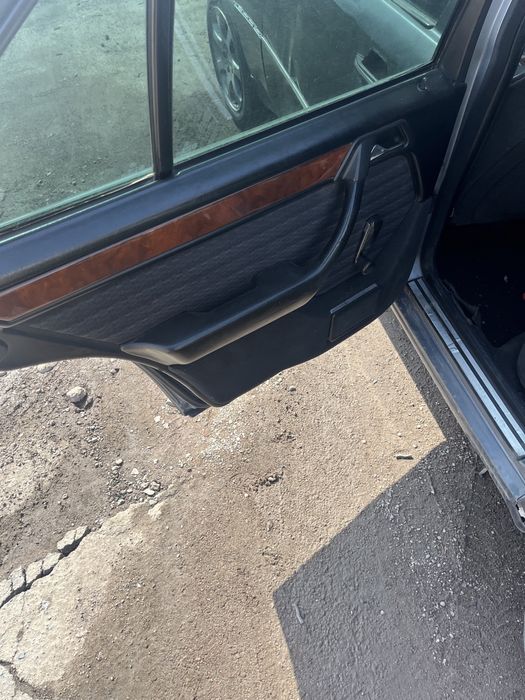 Салон  мерседес 124