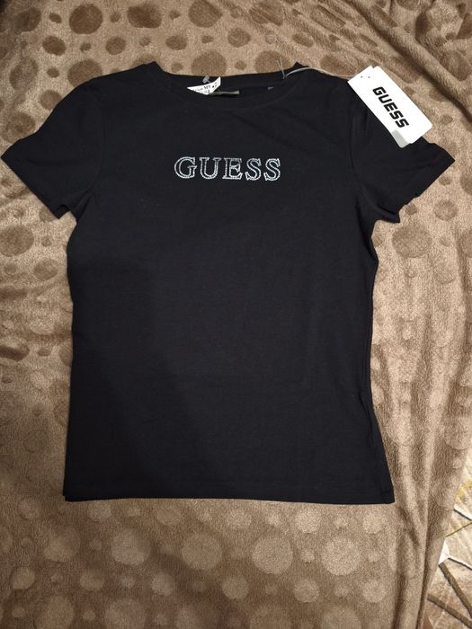 Нова тениска guess