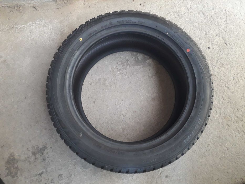 2 Нови зимни гуми R17 215/50 Falken HS449 EuroWinter 95V M+S ExtraLoad