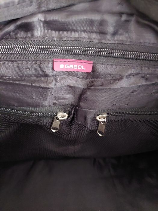 Чанта за лаптоп на Dicota и подарък Gabol.