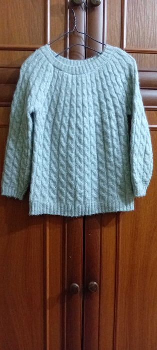 Кофточки теплые  для девочки от 8 до 12 лет