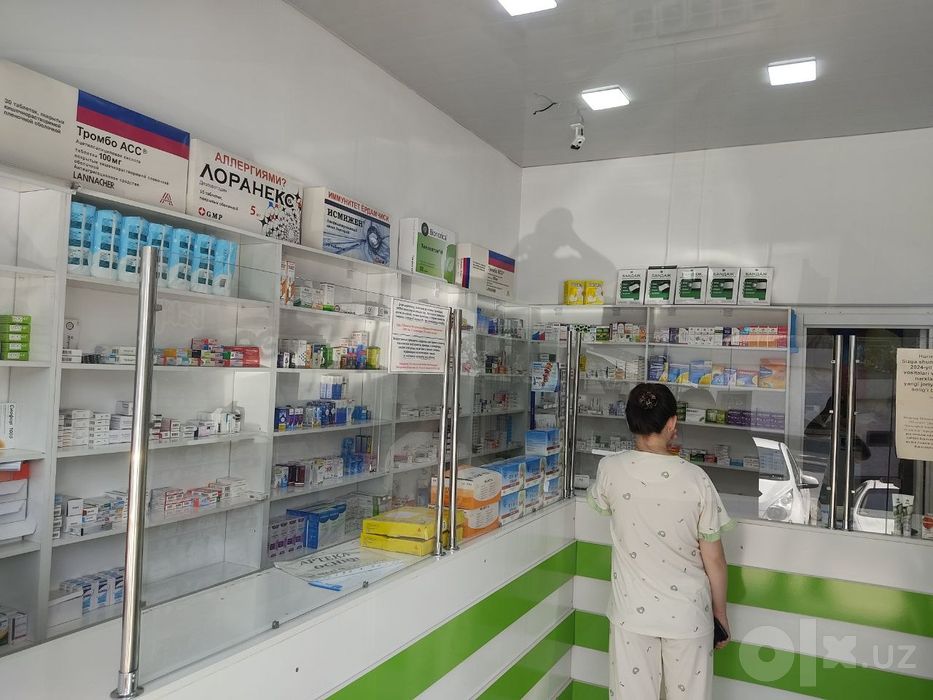 Apteka vitrina mebeli