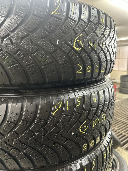 Гуми 215/65/17 4 броя Зимни Falken