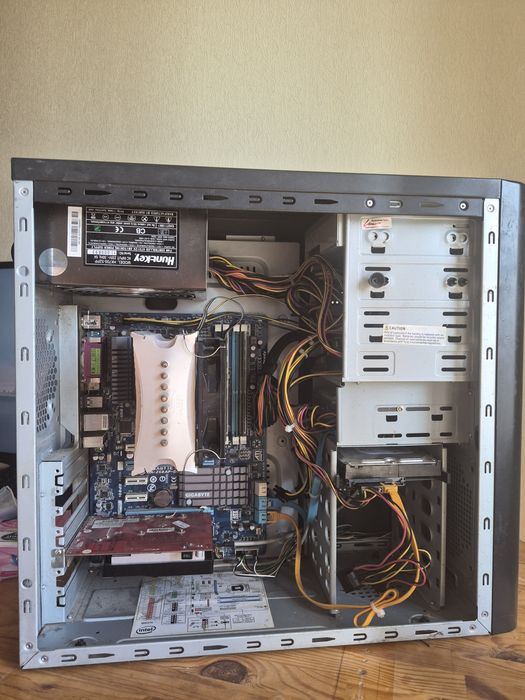 Core i7 2600 GT440 Ram 16 gb